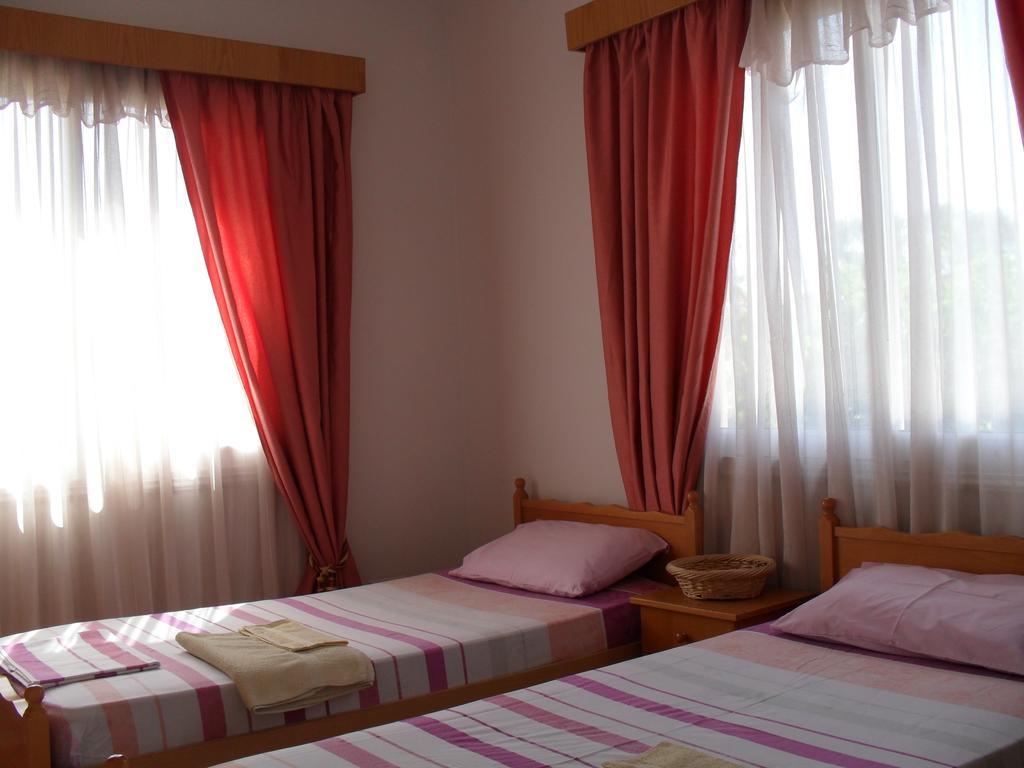 Villa Theodora Paphos Habitación foto